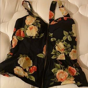 Rose patted cute top